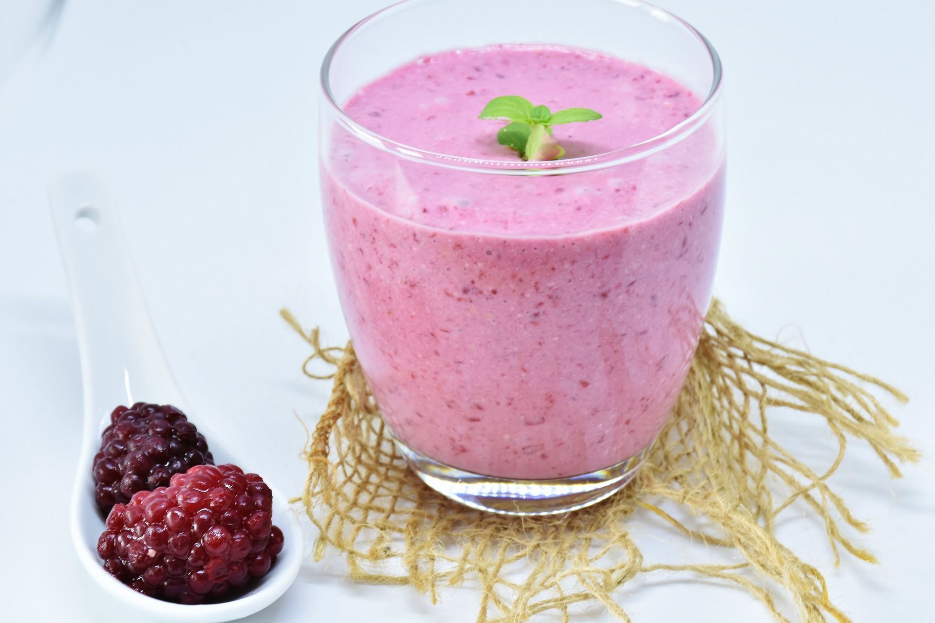 Healthy Keto Chia Seed Berry Smoothie Recipe